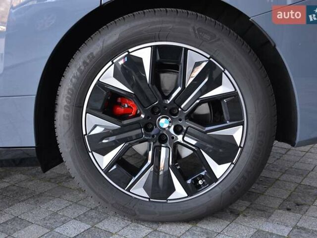 Серый БМВ iX, объемом двигателя 0 л и пробегом 3 тыс. км за 100390 $, фото 9 на Automoto.ua