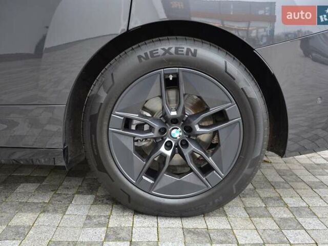 Сірий БМВ iX, об'ємом двигуна 0 л та пробігом 7 тис. км за 79222 $, фото 9 на Automoto.ua