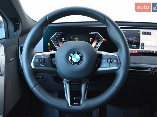 Серый БМВ iX, объемом двигателя 0 л и пробегом 3 тыс. км за 100390 $, фото 5 на Automoto.ua