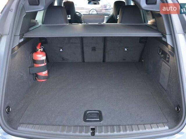 Серый БМВ iX, объемом двигателя 0 л и пробегом 3 тыс. км за 100390 $, фото 8 на Automoto.ua