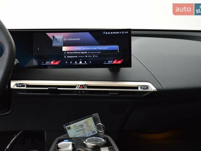 Сірий БМВ iX, об'ємом двигуна 0 л та пробігом 7 тис. км за 79222 $, фото 6 на Automoto.ua