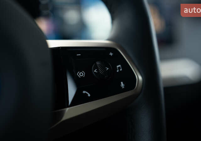 Синий БМВ iX, объемом двигателя 0 л и пробегом 29 тыс. км за 76999 $, фото 13 на Automoto.ua