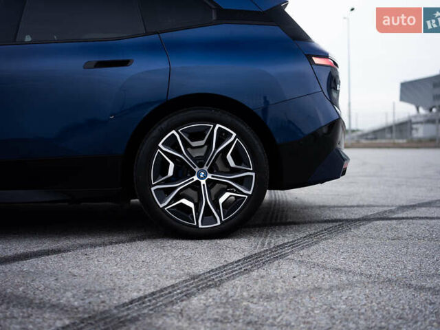 Синий БМВ iX, объемом двигателя 0 л и пробегом 29 тыс. км за 76999 $, фото 7 на Automoto.ua