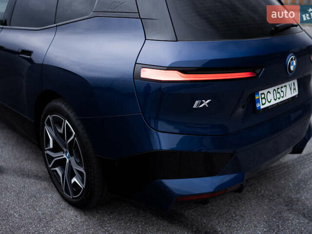 Синий БМВ iX, объемом двигателя 0 л и пробегом 29 тыс. км за 76999 $, фото 9 на Automoto.ua