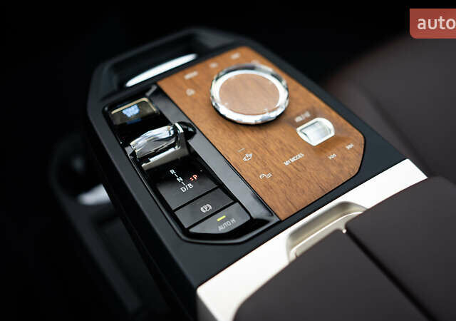 Синий БМВ iX, объемом двигателя 0 л и пробегом 29 тыс. км за 76999 $, фото 16 на Automoto.ua