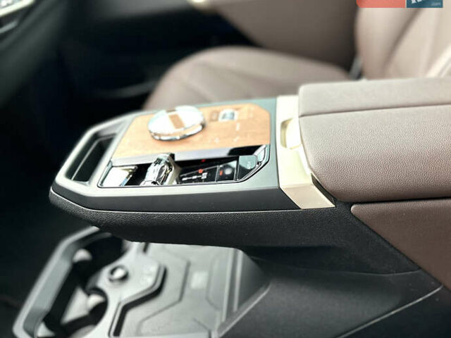 Синий БМВ iX, объемом двигателя 0 л и пробегом 39 тыс. км за 52900 $, фото 15 на Automoto.ua