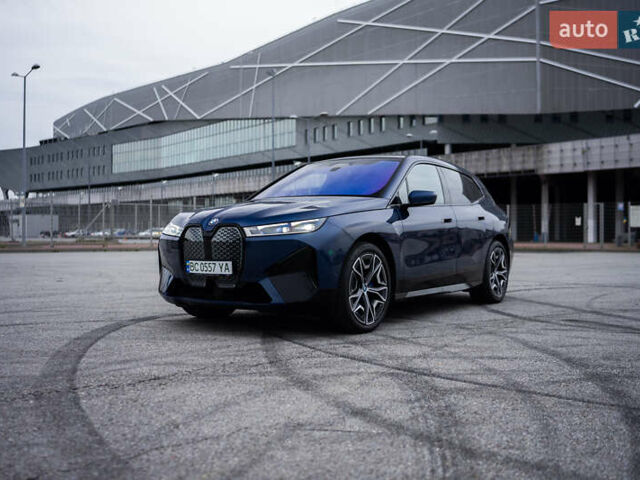 Синий БМВ iX, объемом двигателя 0 л и пробегом 29 тыс. км за 76999 $, фото 1 на Automoto.ua