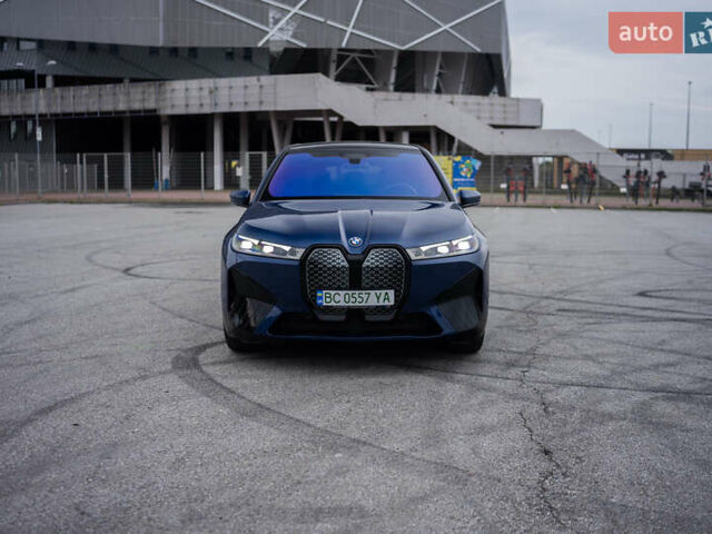 Синий БМВ iX, объемом двигателя 0 л и пробегом 29 тыс. км за 76999 $, фото 2 на Automoto.ua