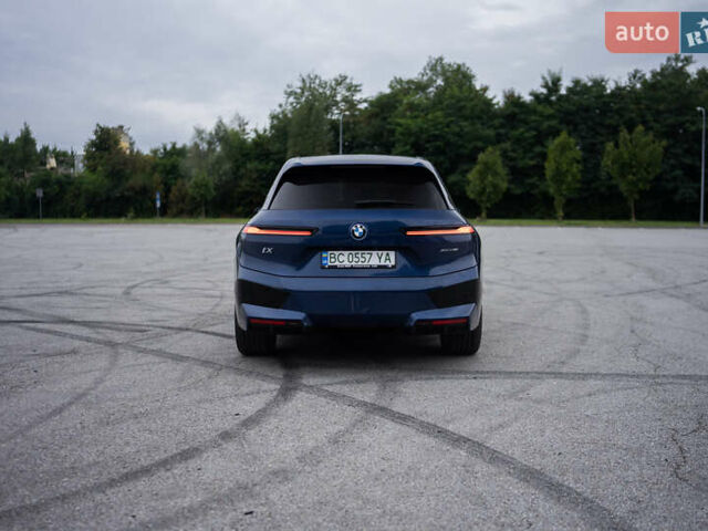 Синий БМВ iX, объемом двигателя 0 л и пробегом 29 тыс. км за 76999 $, фото 5 на Automoto.ua