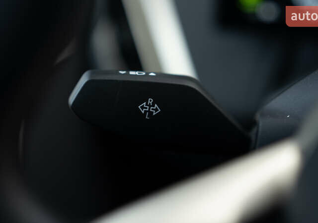 Синий БМВ iX, объемом двигателя 0 л и пробегом 29 тыс. км за 76999 $, фото 14 на Automoto.ua