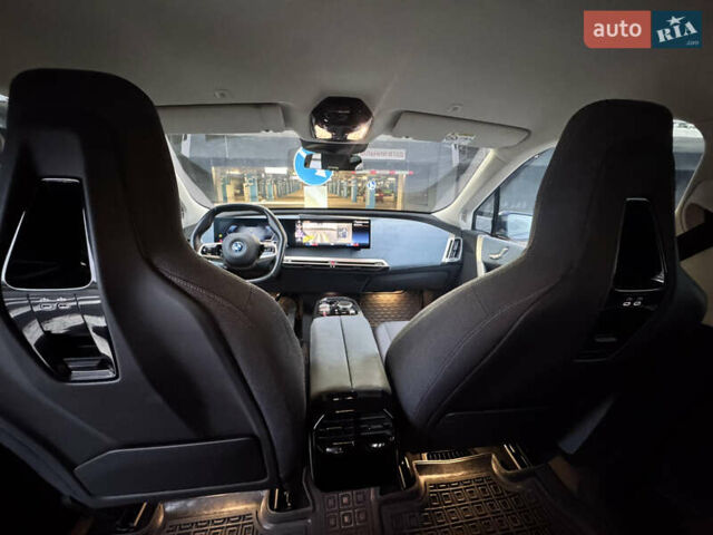 Синий БМВ iX, объемом двигателя 0 л и пробегом 87 тыс. км за 44400 $, фото 4 на Automoto.ua