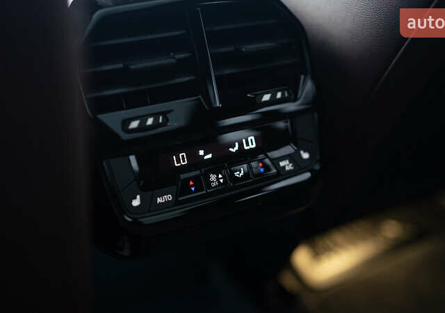 Синий БМВ iX, объемом двигателя 0 л и пробегом 29 тыс. км за 76999 $, фото 28 на Automoto.ua