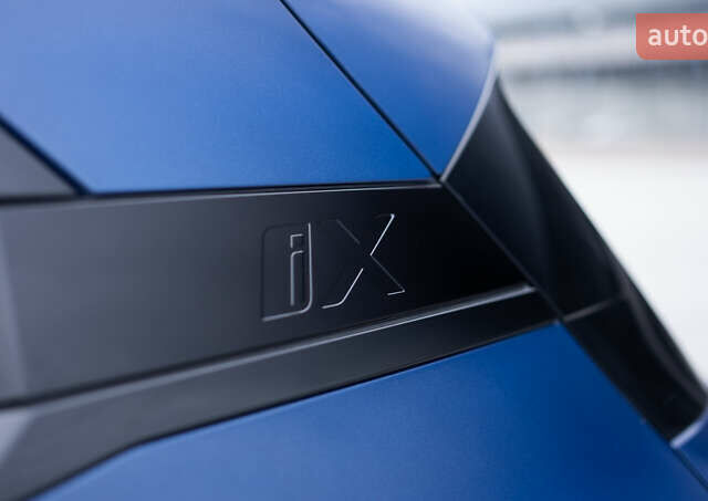 Синий БМВ iX, объемом двигателя 0 л и пробегом 29 тыс. км за 76999 $, фото 25 на Automoto.ua