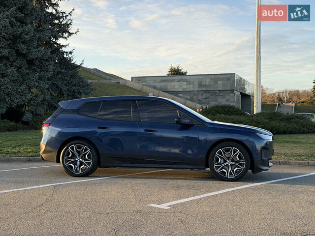 Синий БМВ iX, объемом двигателя 0 л и пробегом 192 тыс. км за 55800 $, фото 3 на Automoto.ua