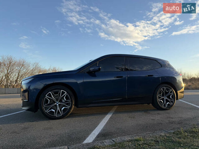 Синий БМВ iX, объемом двигателя 0 л и пробегом 192 тыс. км за 55800 $, фото 8 на Automoto.ua