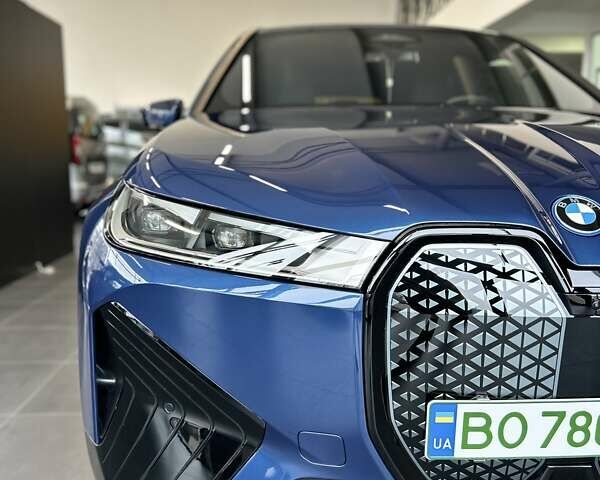 Синий БМВ iX, объемом двигателя 0 л и пробегом 13 тыс. км за 67500 $, фото 2 на Automoto.ua