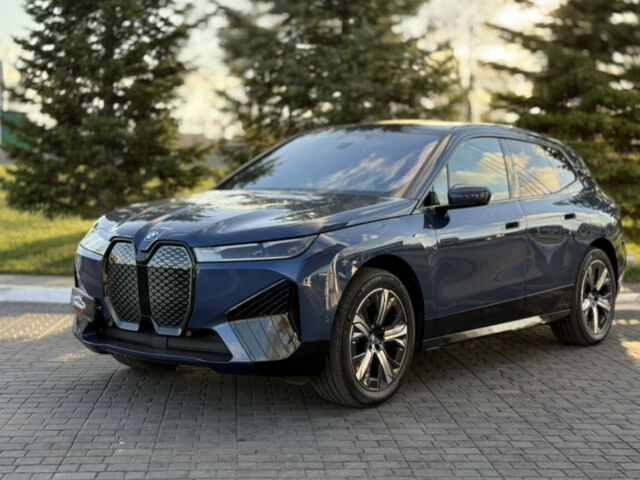Синий БМВ iX, объемом двигателя 0 л и пробегом 12 тыс. км за 54000 $, фото 4 на Automoto.ua