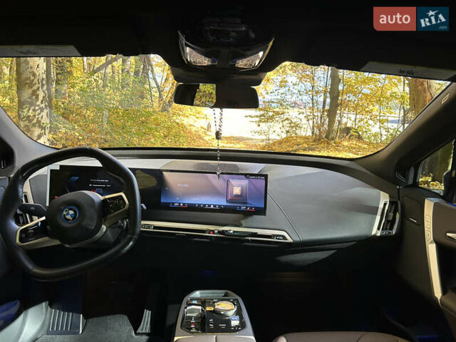Синій БМВ iX, об'ємом двигуна 0 л та пробігом 12 тис. км за 72000 $, фото 22 на Automoto.ua