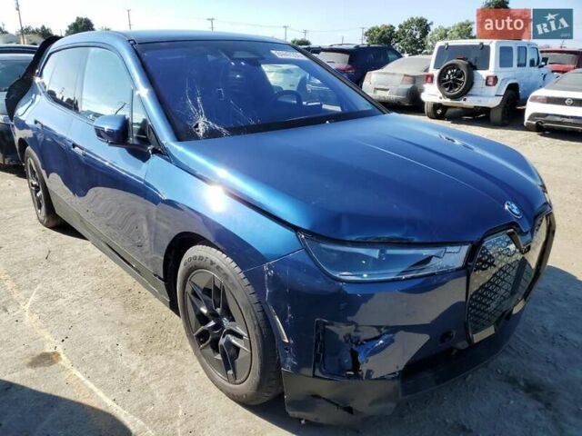 Синий БМВ iX, объемом двигателя 0 л и пробегом 25 тыс. км за 29900 $, фото 3 на Automoto.ua