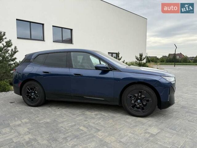 Синій БМВ iX, об'ємом двигуна 0 л та пробігом 17 тис. км за 58500 $, фото 1 на Automoto.ua