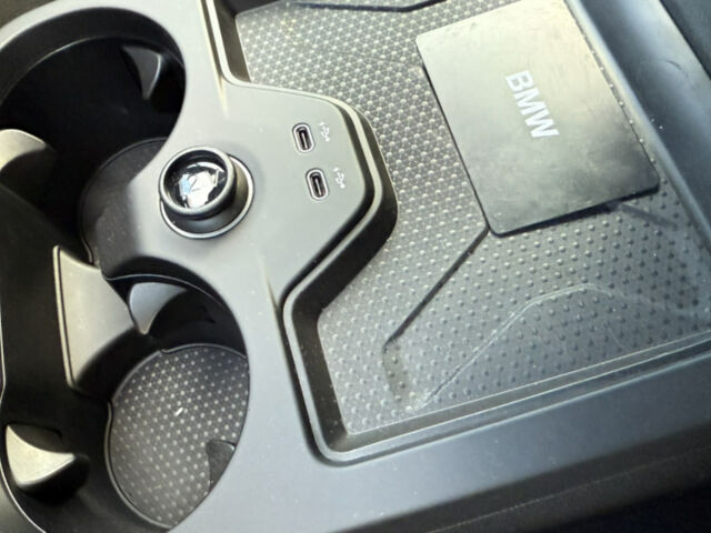 Синий БМВ iX, объемом двигателя 0 л и пробегом 12 тыс. км за 54000 $, фото 24 на Automoto.ua