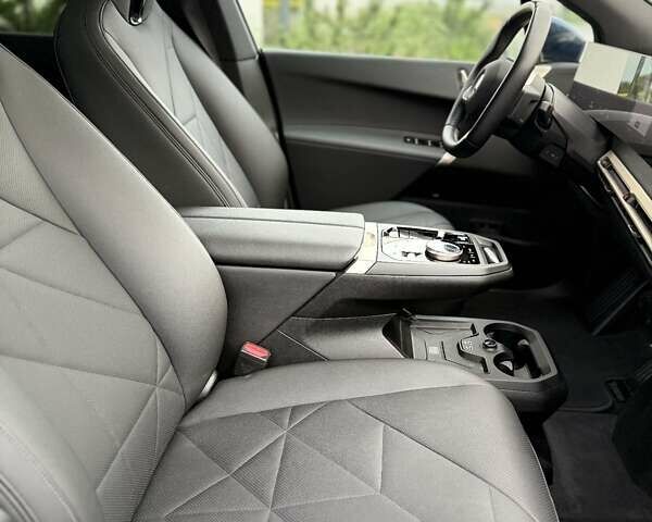 Синій БМВ iX, об'ємом двигуна 0 л та пробігом 17 тис. км за 58500 $, фото 15 на Automoto.ua