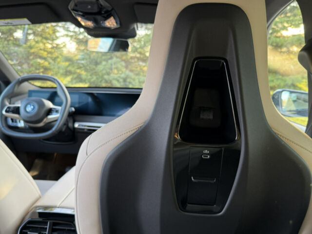 Синий БМВ iX, объемом двигателя 0 л и пробегом 12 тыс. км за 54000 $, фото 16 на Automoto.ua