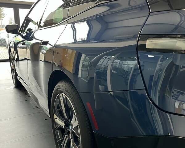 Синий БМВ iX, объемом двигателя 0 л и пробегом 13 тыс. км за 67500 $, фото 12 на Automoto.ua