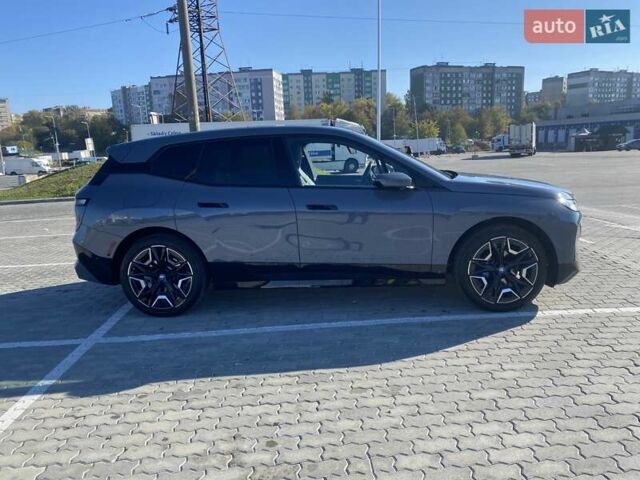 Синий БМВ iX, объемом двигателя 0 л и пробегом 16 тыс. км за 63000 $, фото 3 на Automoto.ua
