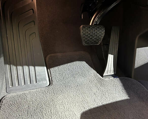 Синій БМВ iX, об'ємом двигуна 0 л та пробігом 12 тис. км за 72000 $, фото 36 на Automoto.ua