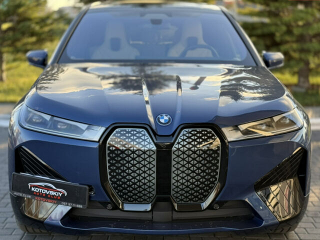 Синий БМВ iX, объемом двигателя 0 л и пробегом 12 тыс. км за 54000 $, фото 1 на Automoto.ua