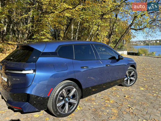 Синій БМВ iX, об'ємом двигуна 0 л та пробігом 12 тис. км за 72000 $, фото 4 на Automoto.ua