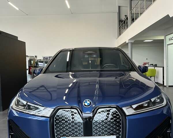 Синий БМВ iX, объемом двигателя 0 л и пробегом 13 тыс. км за 67500 $, фото 1 на Automoto.ua
