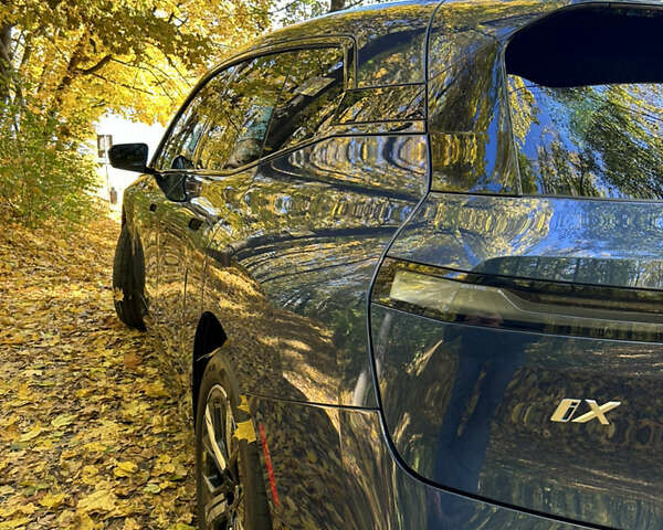 Синій БМВ iX, об'ємом двигуна 0 л та пробігом 12 тис. км за 72000 $, фото 10 на Automoto.ua
