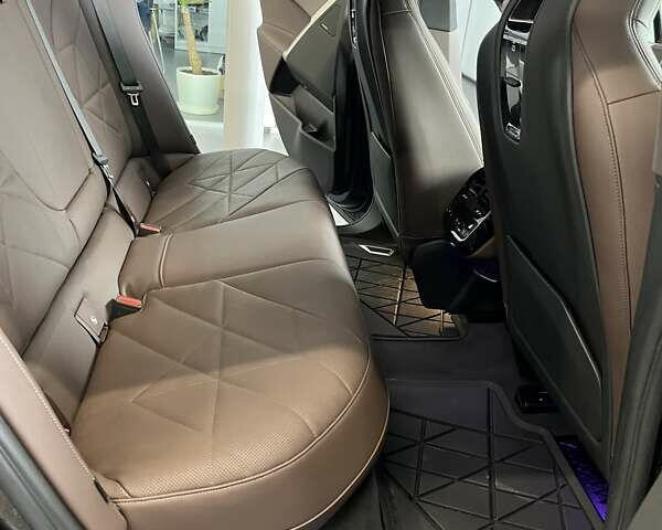 Синий БМВ iX, объемом двигателя 0 л и пробегом 13 тыс. км за 67500 $, фото 34 на Automoto.ua