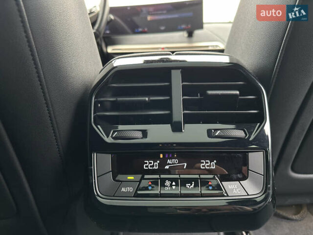 Синій БМВ iX, об'ємом двигуна 0 л та пробігом 18 тис. км за 52500 $, фото 39 на Automoto.ua