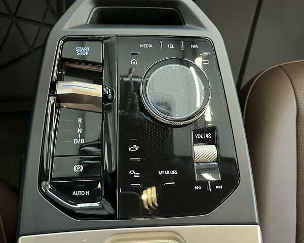 Синий БМВ iX, объемом двигателя 0 л и пробегом 13 тыс. км за 67500 $, фото 23 на Automoto.ua
