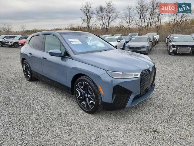Синій БМВ iX, об'ємом двигуна 0 л та пробігом 1 тис. км за 92990 $, фото 2 на Automoto.ua