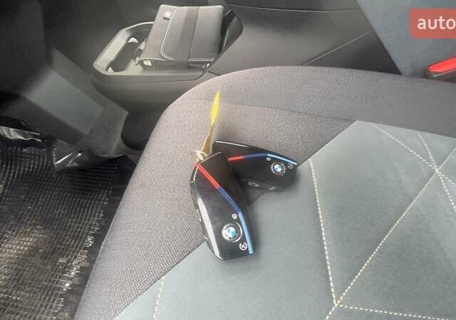 Синій БМВ iX, об'ємом двигуна 0 л та пробігом 1 тис. км за 92990 $, фото 13 на Automoto.ua