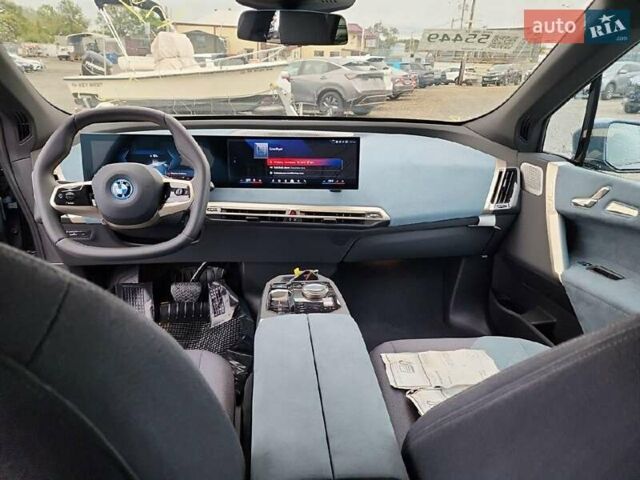 Синій БМВ iX, об'ємом двигуна 0 л та пробігом 1 тис. км за 92990 $, фото 9 на Automoto.ua
