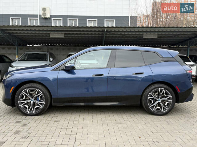 Синий БМВ iX, объемом двигателя 0 л и пробегом 18 тыс. км за 66900 $, фото 2 на Automoto.ua