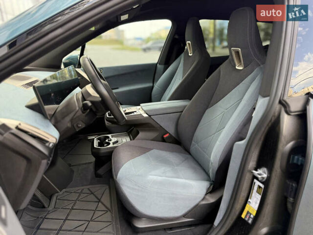 Зеленый БМВ iX, объемом двигателя 0 л и пробегом 45 тыс. км за 59000 $, фото 15 на Automoto.ua