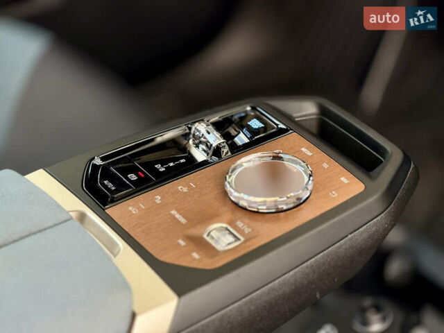 Зеленый БМВ iX, объемом двигателя 0 л и пробегом 45 тыс. км за 59000 $, фото 27 на Automoto.ua