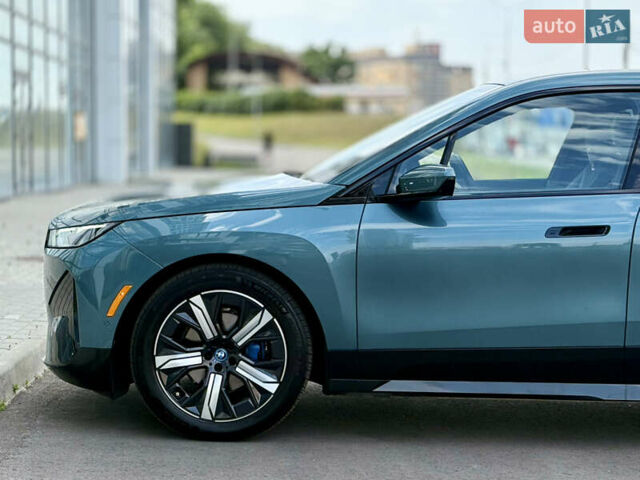 Зеленый БМВ iX, объемом двигателя 0 л и пробегом 45 тыс. км за 59000 $, фото 10 на Automoto.ua