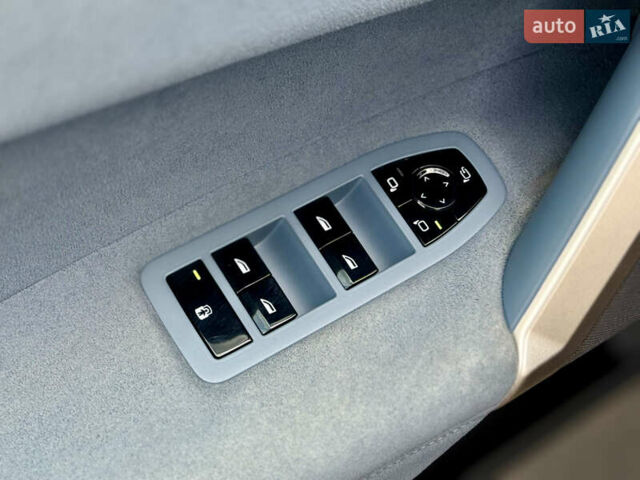 Зеленый БМВ iX, объемом двигателя 0 л и пробегом 45 тыс. км за 59000 $, фото 14 на Automoto.ua