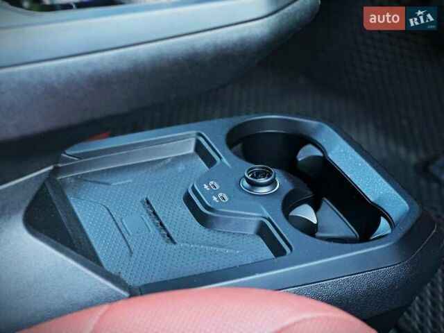 Зелений БМВ iX, об'ємом двигуна 0 л та пробігом 36 тис. км за 62999 $, фото 37 на Automoto.ua
