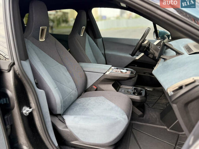 Зеленый БМВ iX, объемом двигателя 0 л и пробегом 45 тыс. км за 59000 $, фото 20 на Automoto.ua