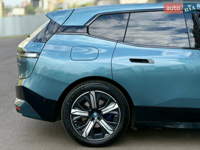 Зеленый БМВ iX, объемом двигателя 0 л и пробегом 45 тыс. км за 59000 $, фото 9 на Automoto.ua