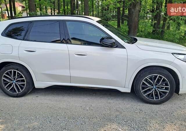 Белый БМВ iX1, объемом двигателя 0 л и пробегом 50 тыс. км за 35500 $, фото 13 на Automoto.ua