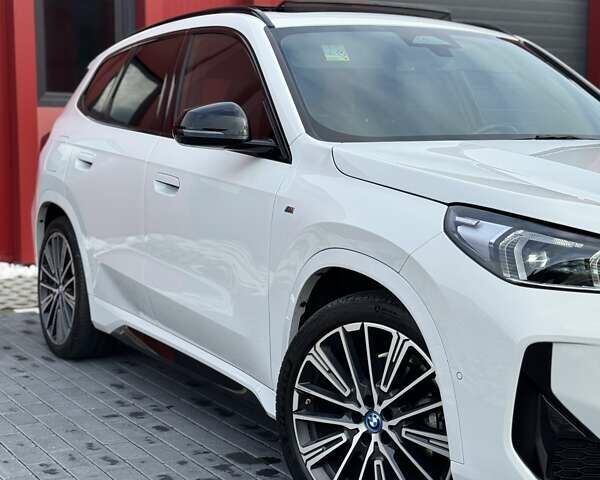 Белый БМВ iX1, объемом двигателя 0 л и пробегом 36 тыс. км за 37800 $, фото 5 на Automoto.ua
